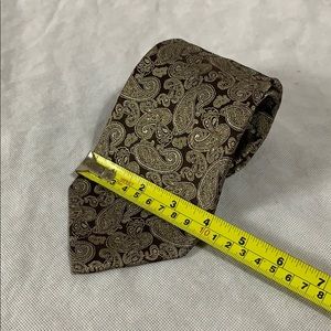 Geoffrey Beene Accessories - Geoffrey Beene Paisley Silk Tie Geoffrey Beene Accessories - Geoffrey Beene Paisley Silk Tie